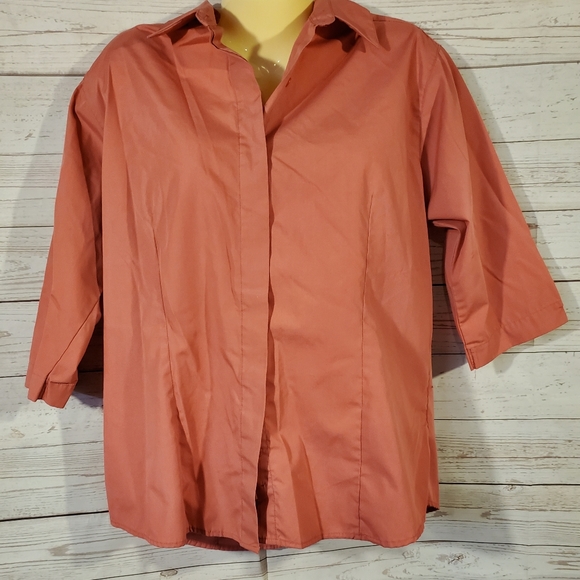 2 for 15 Tabi Pink Button Down Top - Picture 2 of 8